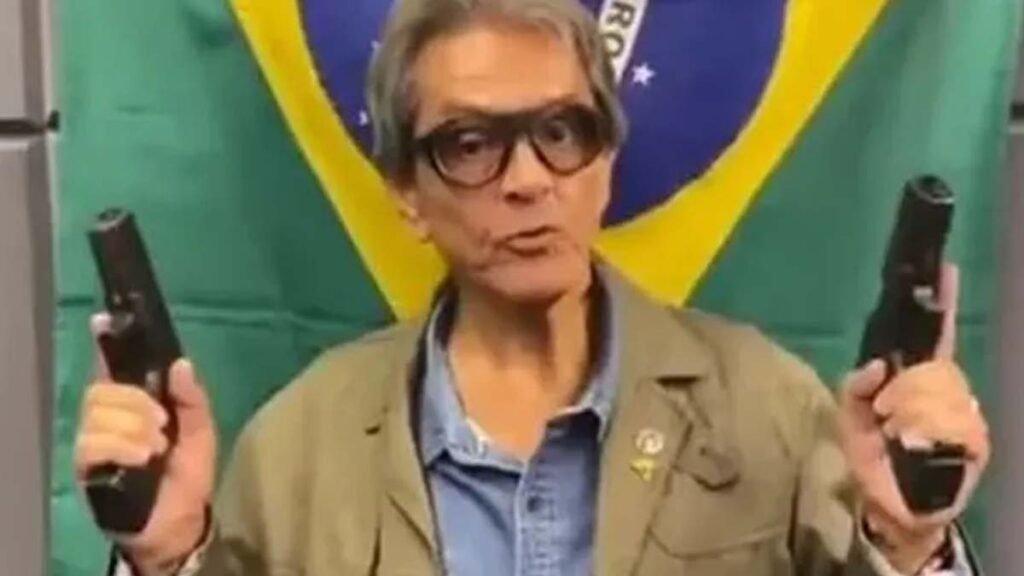 O ministro Alexandre de Moraes, do Supremo Tribunal Federal (STF), converteu a prisão em flagrante do ex-deputado federal Roberto Jefferson