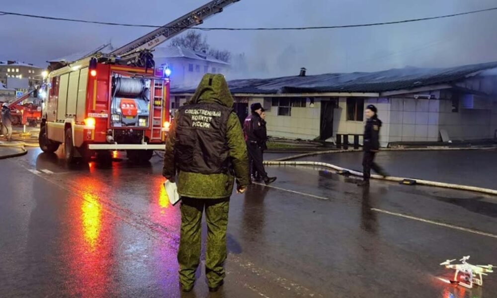 Um incêndio matou pelo menos 15 pessoas em um bar na cidade russa de Kostroma, informaram agências de notícias russas.