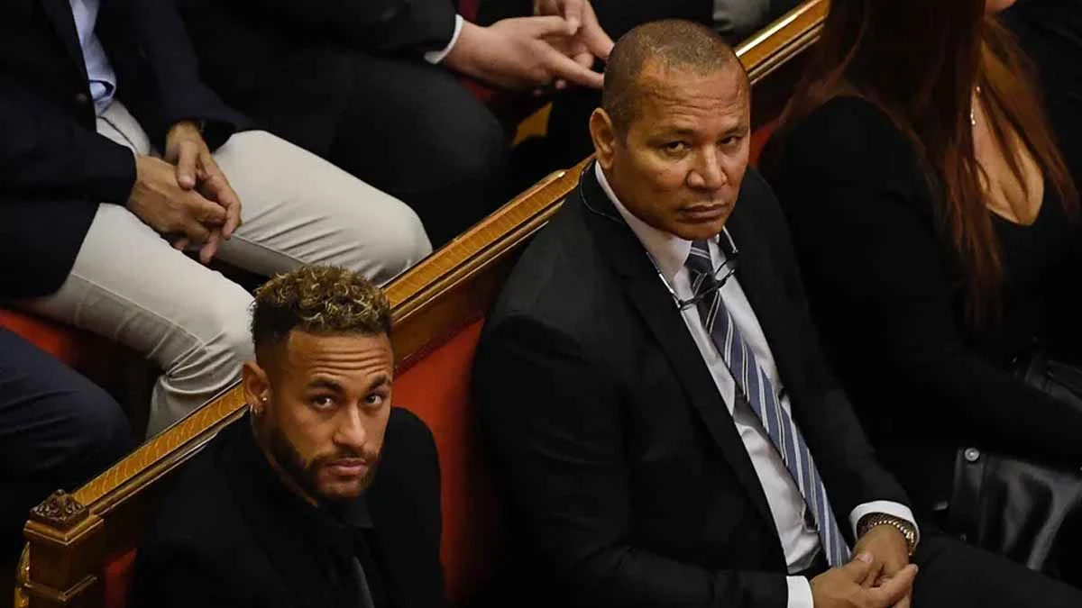 A Justiça espanhola absorveu nesta terça-feira (13) o jogador Neymar de um caso de suposta fraude e irregularidades em sua contratação pelo Barcelona, em 2013.