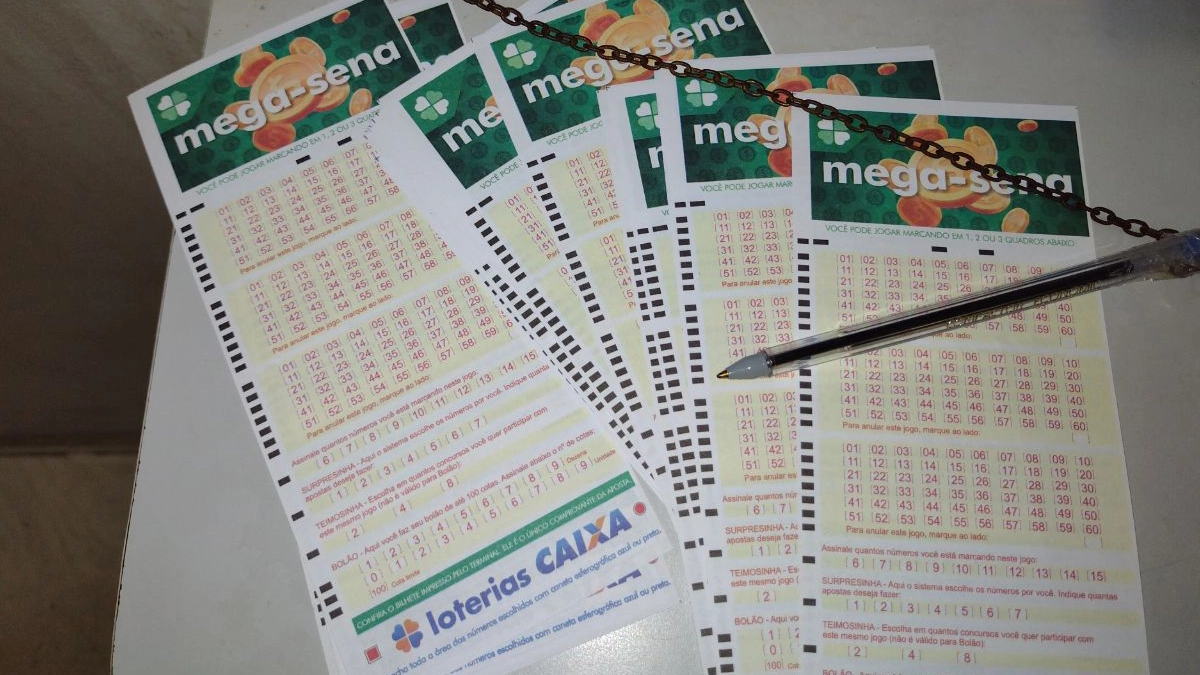 Ninguém acertou as seis dezenas no sorteio do concurso 2.536 da Mega-Sena, realizado neste sábado (5), no Espaço da Sorte, em