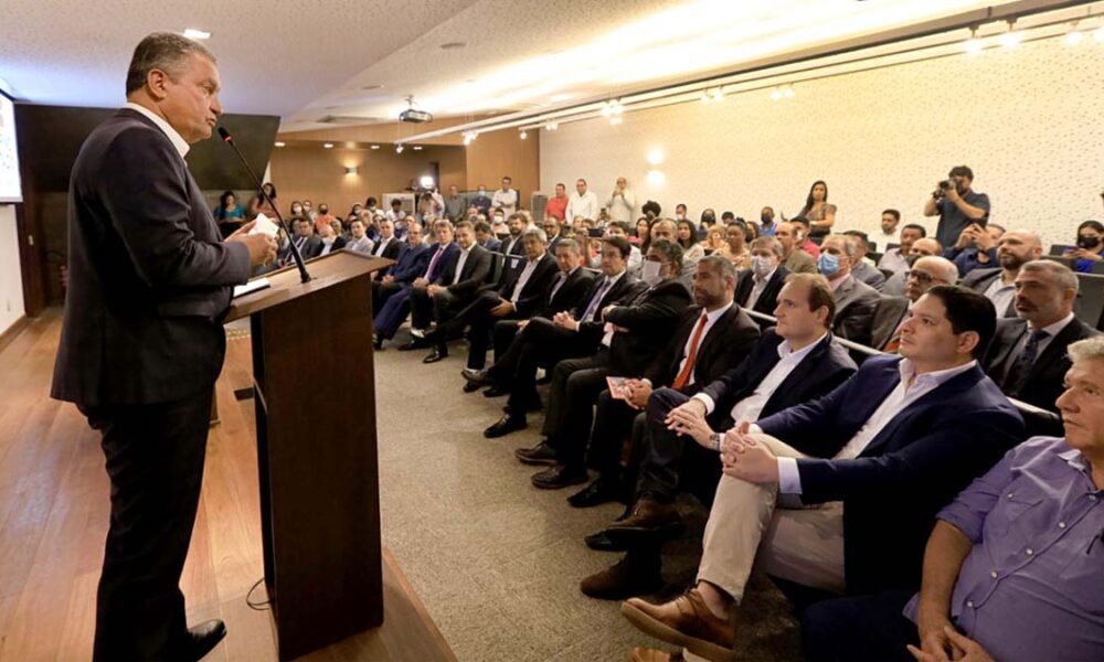 terça-feira (22), cinco protocolos de intenções entre o Governo da Bahia, e grandes empresas que querem instalar, ou ampliar