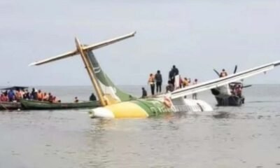 Pelo menos 19 pessoas morreram depois que um avião caiu no Lago Vitória, na Tanzânia, durante o mau tempo, pouco antes de