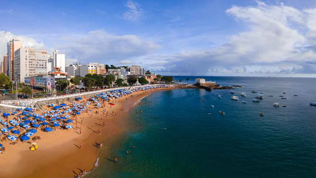 A cidade de Salvador está entre as três cidades brasileiras mais procuradas por turistas do mundo, segundo pesquisa realizada pela plataforma