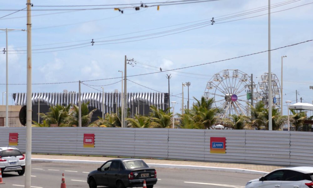 Manutenção da Cidade (Seman) está trabalhando em esquema de plantão, durante 24 horas, no espaço de 2,6 mil m² da Arena Daniela