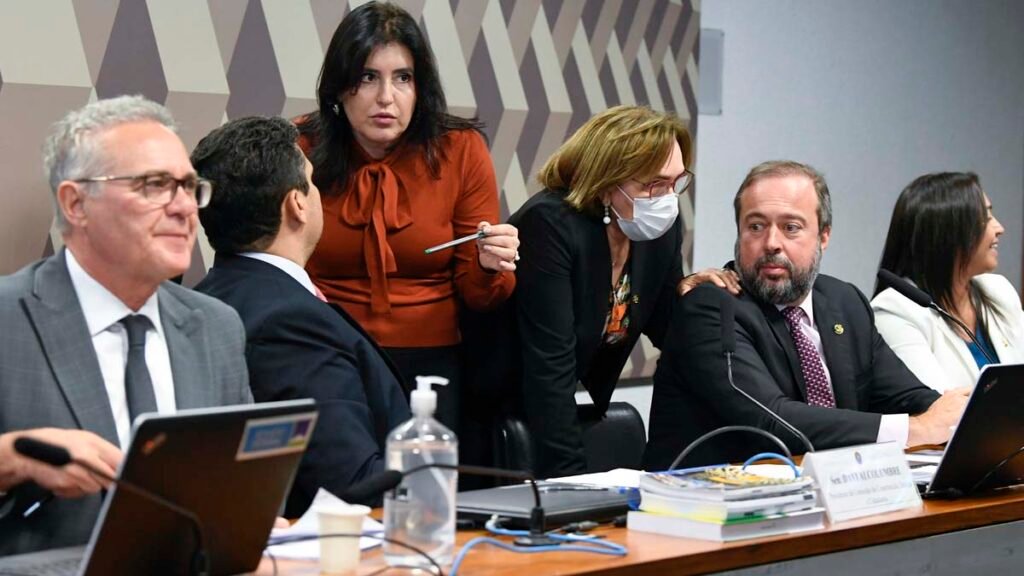 A Comissão de Constituição e Justiça (CCJ) do Senado aprovou no final da tarde terça-feira (6) a "PEC da Transição", proposta que
