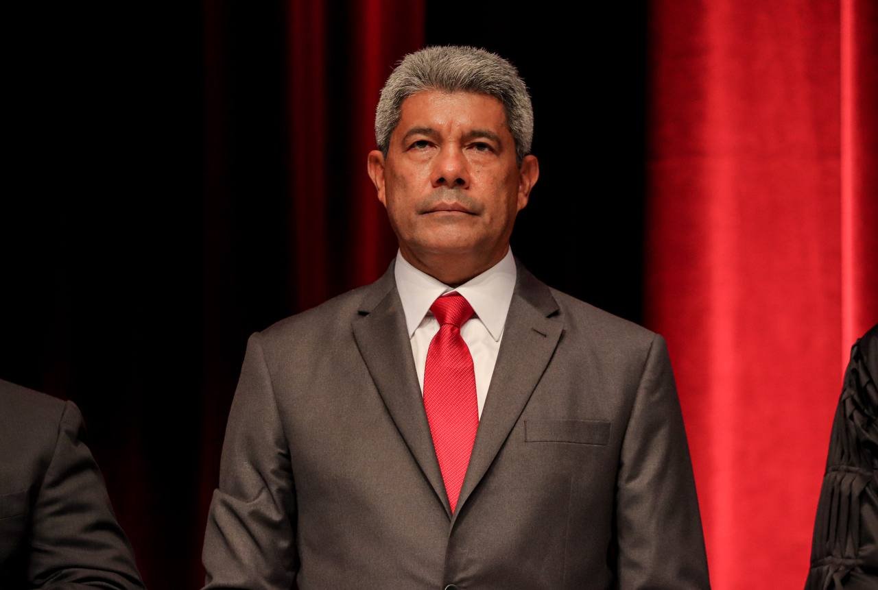 O governador diplomado Jerônimo Rodrigues concedeu entrevista coletiva nesta segunda-feira (19), na sede da Desenbahia e anunciou