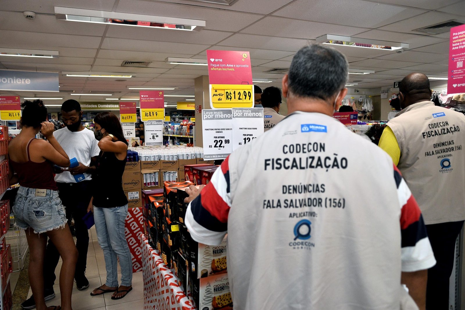 de Proteção e Defesa do Consumidor (Codecon) vistoriou 298 estabelecimentos comerciais de Salvador, durante a Operação Natal