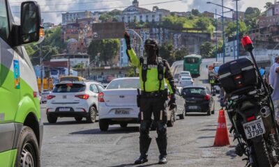 Com a chegada das festas de final de ano, surge também a preocupação com os acidentes de trânsito, seja devido ao abuso da velocidade,