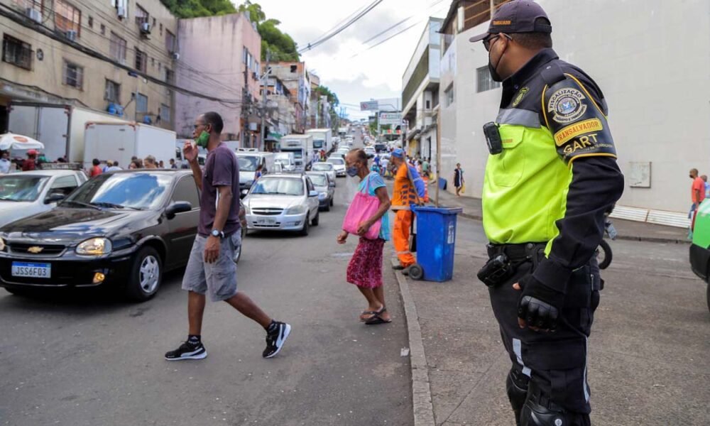 O trânsito na região do Comércio será alterado, na manhã desta terça-feira (13), para a realização da procissão em louvor a Santa Luzia.