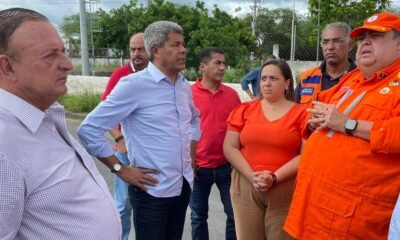 Desde o início da tarde desta segunda-feira (26), o governador em exercício, Adolfo Menezes, e o governador diplomado, Jerônimo