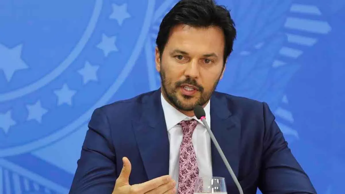 O ministro das Comunicações, Fábio Faria, foi exonerado nesta quarta-feira (21), conforme foi publicado no Diário Oficial da União (DOU). De acordo com a edição, Faria pediu demissão. Ele ainda não se manifestou sobre a exoneração.