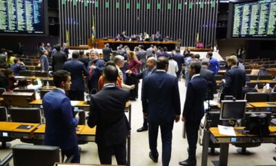 A Câmara dos Deputados aprovou, em dois turnos, a PEC da Transição (PEC 32/22), que permite ao novo governo deixar de fora do