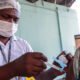 A Prefeitura de Salvador, por meio da Secretaria Municipal da Saúde (SMS), segue nesta quinta-feira (12) a vacinação contra a Covid-19, das