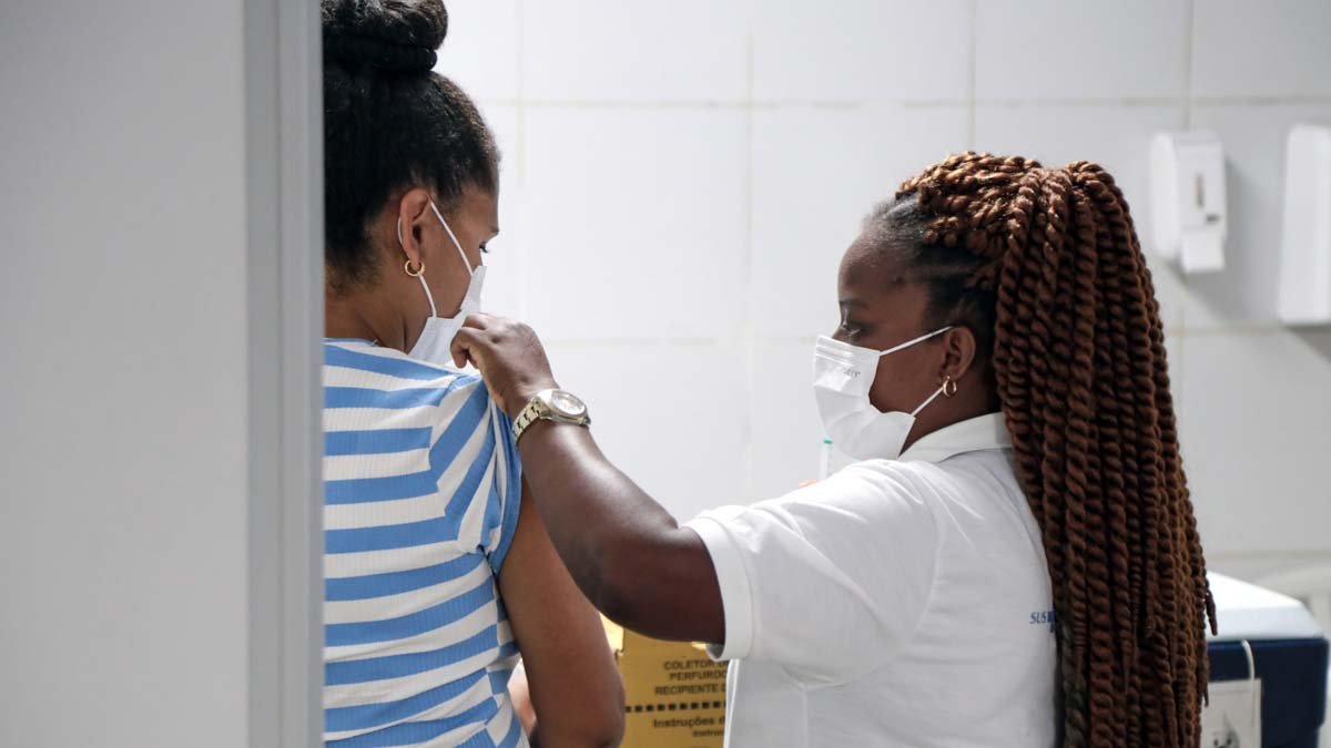 A vacinação contra a Covid-19 segue em Salvador na terça-feira (31), das 8h às 16h. A mobilização contempla da primeira a