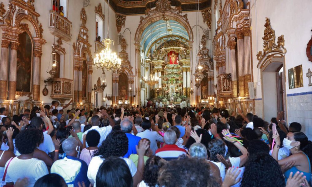 Senhor do Bonfim, em Salvador. Presidida por Dom Sérgio da Rocha, cardeal arcebispo Metropolitano da Arquidiocese de São Salvador,