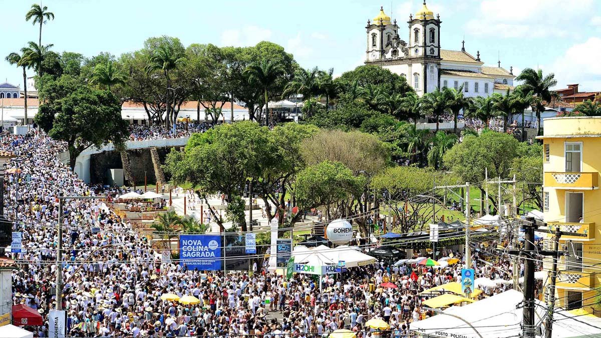 a partir das 8h, o cadastramento de ambulantes para a Lavagem do Bonfim. A festa acontece na quinta-feira (12), na região da Cidade Baixa.  