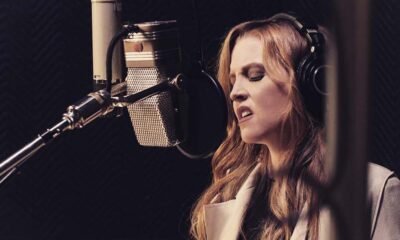 Lisa Marie Presley, cantora e filha única de Elvis e Priscilla Presley, morreu aos 54 anos, após ser hospitalizada repentinamente  