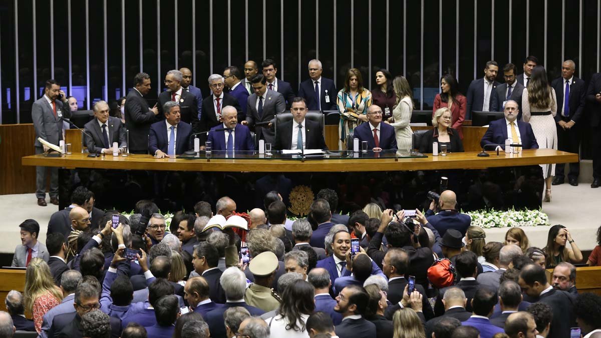 Congresso Nacional, senador Rodrigo Pacheco, acaba de proclamar empossados o presidente da República, Luiz Inácio Lula da Silva