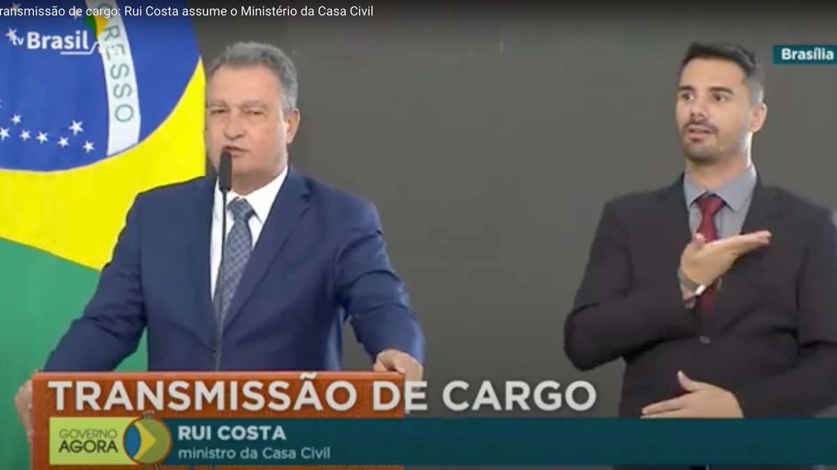 O ex-governador da Bahia Rui Costa, assumiu a Casa Civil da Presidência da República na manhã desta segunda-feira (2), no s