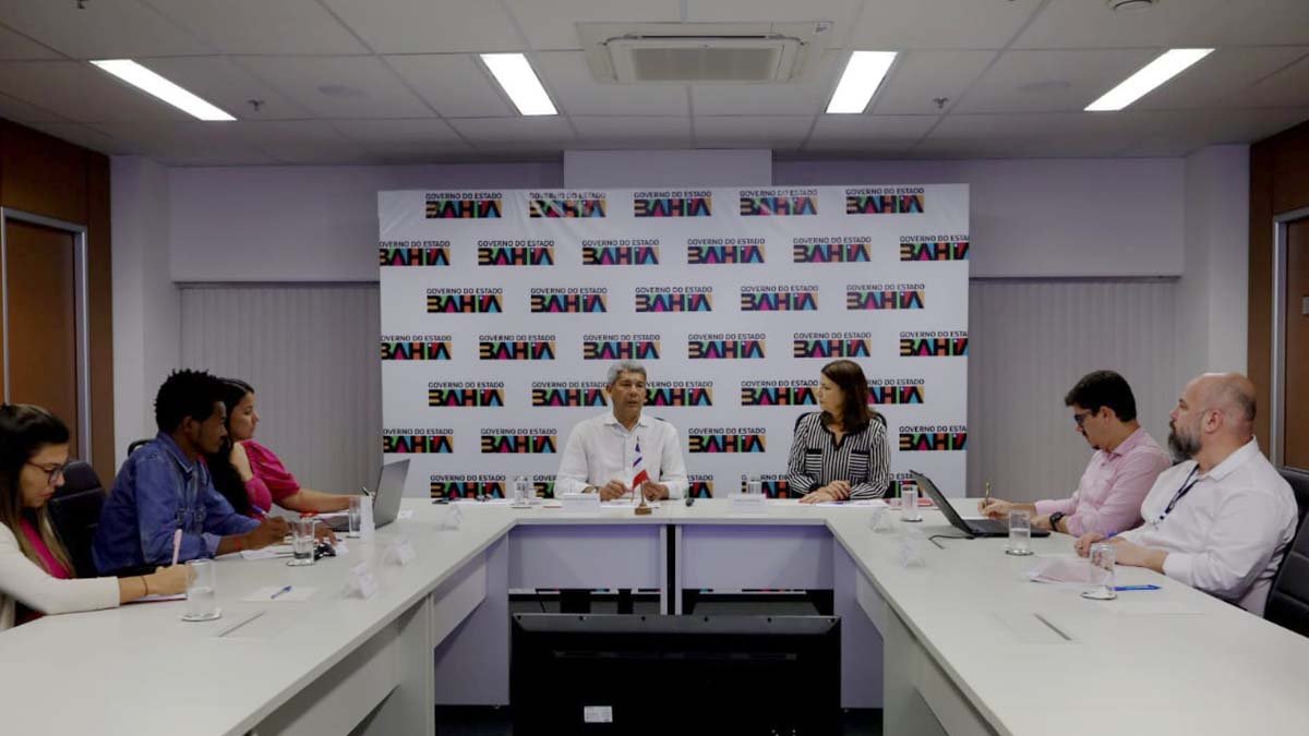 Na manhã deste domingo (8), o governador Jerônimo Rodrigues se reuniu com a secretária da Educação (SEC), Adélia Pinheiro,