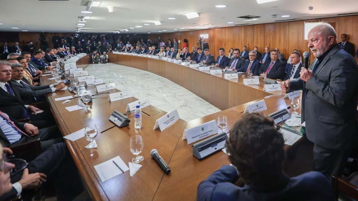Federal (STF) e ao Palácio do Planalto. Compareceram à capital 23 governadores e quatro estados enviaram outros representantes.