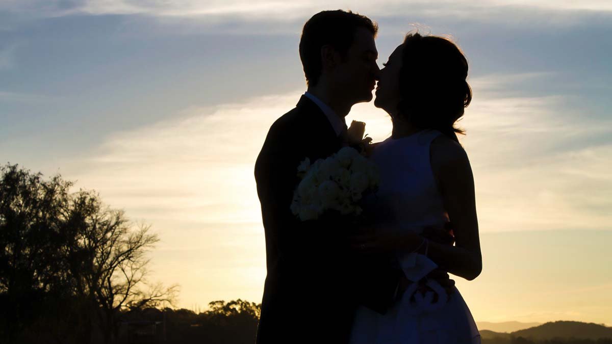 Até porque, entendo também que existem diferenças entre amor e paixão e no caso para minha esposa prevalece o amor.