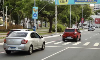 portais montados pela Superintendência de Trânsito de Salvador (Transalvador). Até a Quarta-feira de Cinzas (22) quem não tiver devidamente c