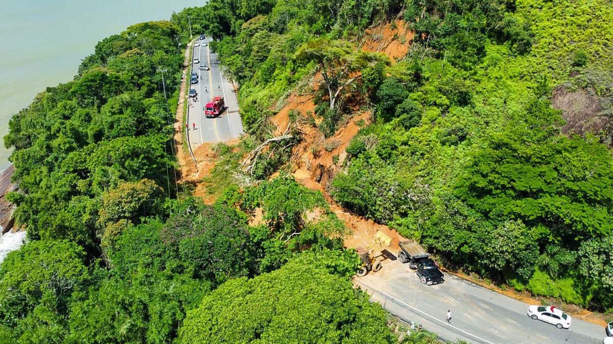 Subiu para 49 o número de mortos devido os temporais que atingem o litoral norte de São Paulo desde o final de semana. São 48 vítimas encontr