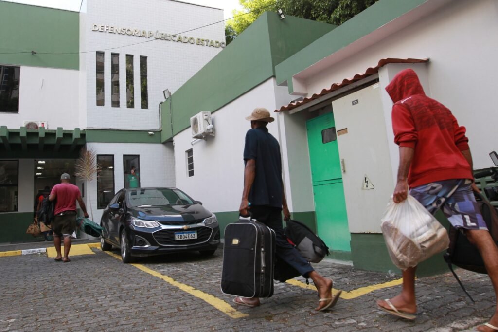 em Salvador, para acolher os trabalhadores baianos que foram resgatados de situação análoga à escravidão no Rio Grande do