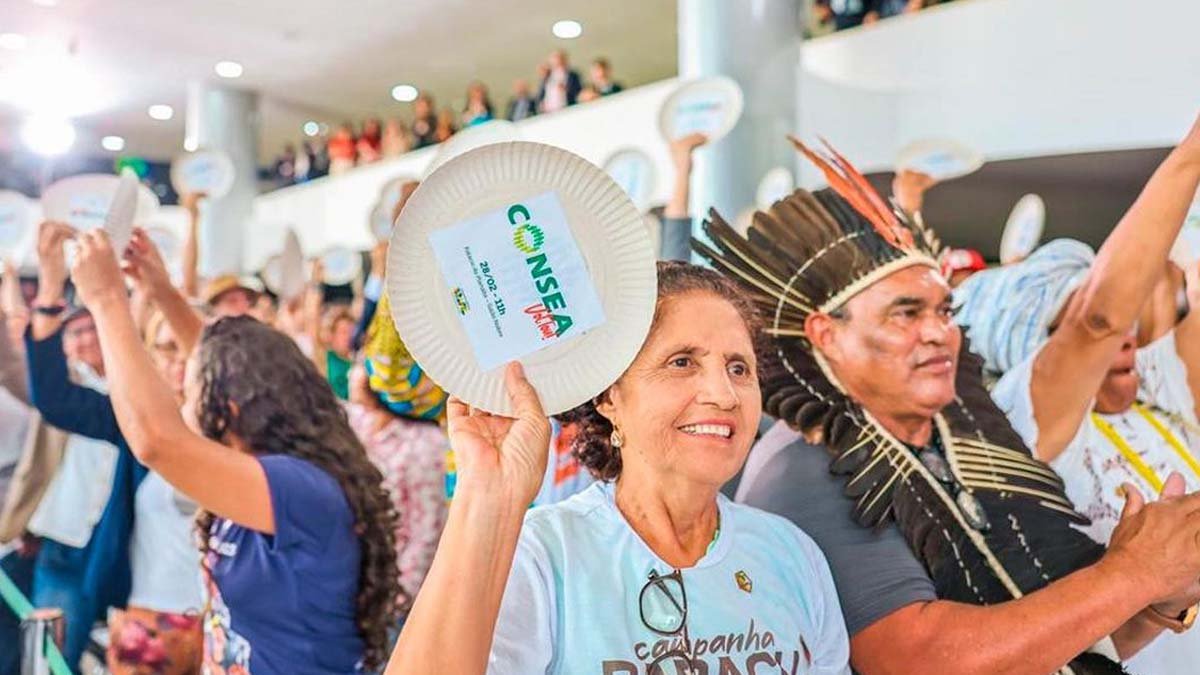 O presidente Luiz Inácio Lula da Silva reinstalou nesta terça-feira (28) o Conselho Nacional de Segurança Alimentar e Nutricional (Consea),