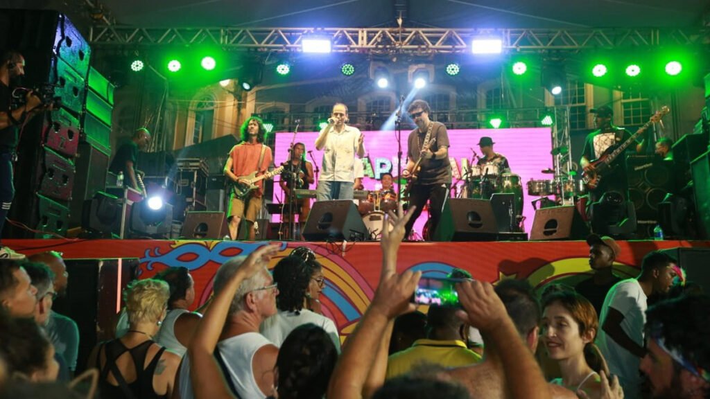 Filho de Moraes Moreira, o homenageado do Carnaval 2023, Davi Moraes foi uma das atrações da programação no Pelourinho