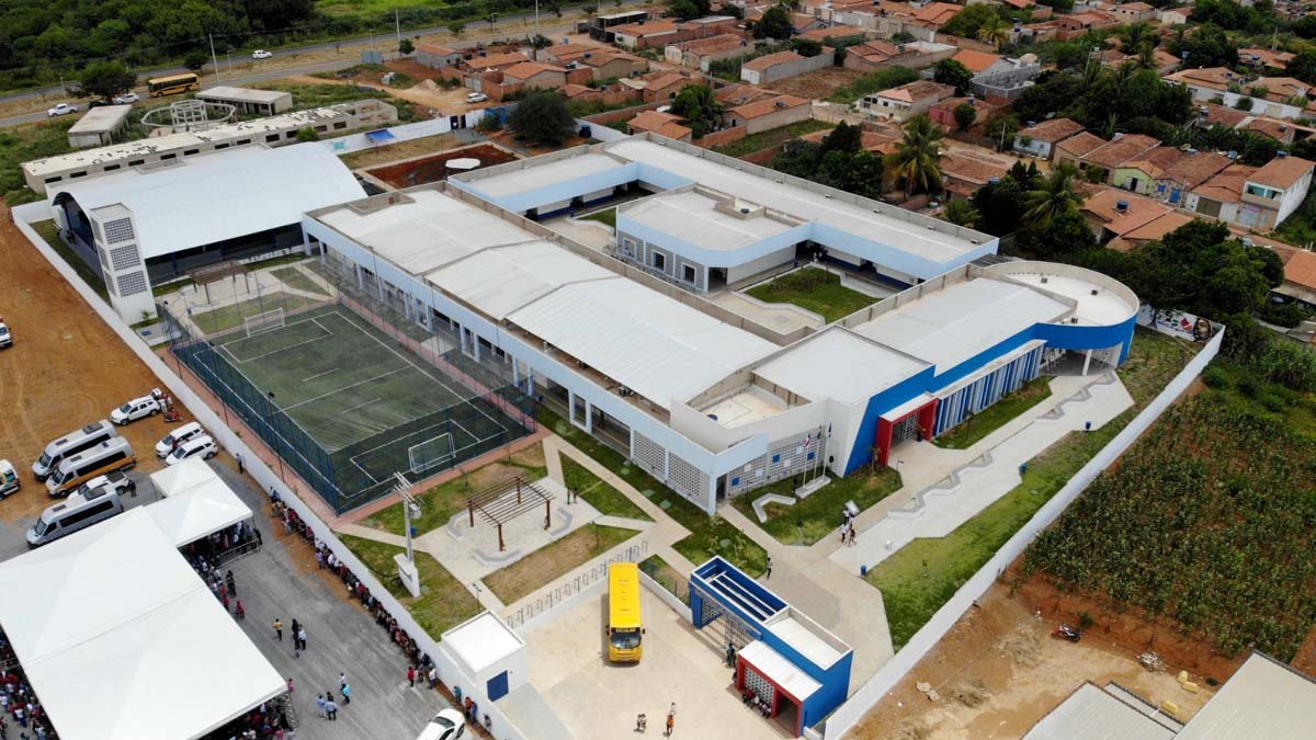 de ensino foi inaugurada na manhã desta terça-feira (7), durante visita do governador Jerônimo Rodrigues à cidade. Na ocasião, o