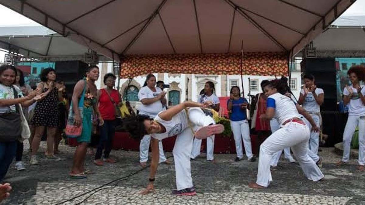 projeto Capoeira do Forte. Serão apresentações de capoeiragem e samba de roda, feitas somente por mulheres, com a participação