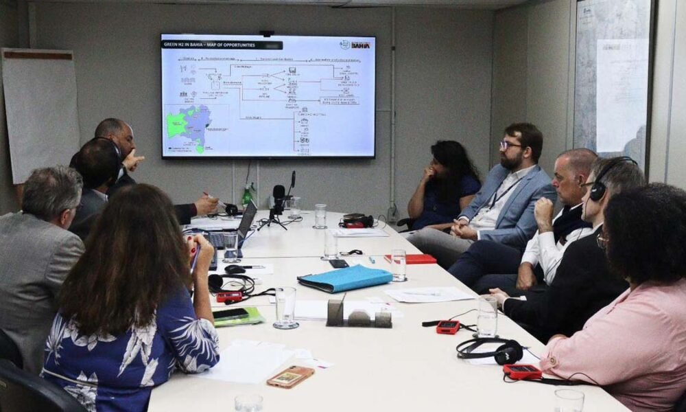 e parcerias para o fomento da transição energética e da economia de baixo carbono com base no hidrogênio verde (H₂V).   