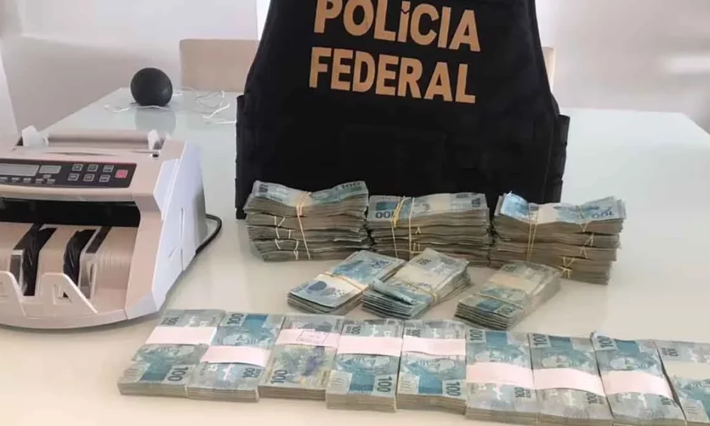 A Polícia Federal (PF) está cumprindo nesta terça-feira (14) 17 mandados de busca e apreensão em Brasília (DF), Belo Horizonte (MG) e São Lui