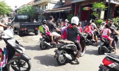 A ilha indonésia de Bali planeja proibir turistas de alugar motocicletas após uma série de incidentes em que estrangeiros violaram as regras