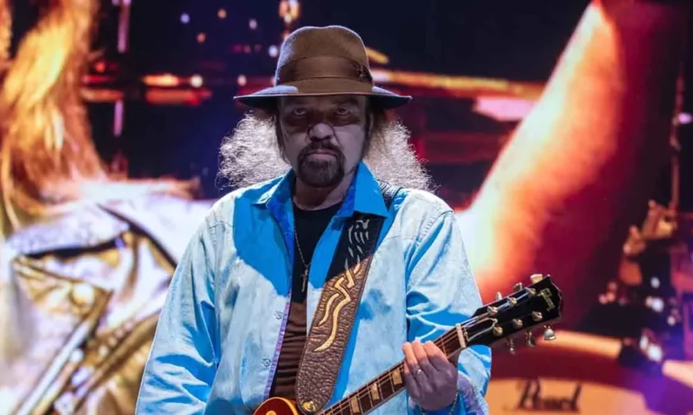 Morreu neste domingo (5), aos 71 anos, o guitarrista Gary Rossington, um dos fundadores do grupo de rock americano Lynyrd Skynyrd.