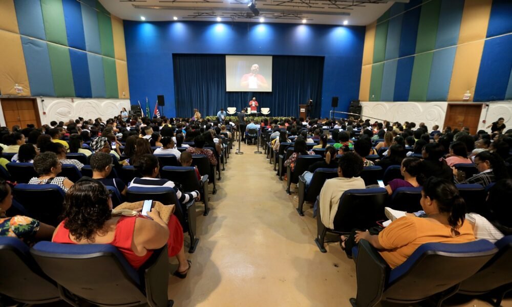 O teatro da Universidade Estadual da Bahia (Uneb), em Salvador, recebeu o Segundo Encontro do Mais Infância de 2023, neste sábado (25).