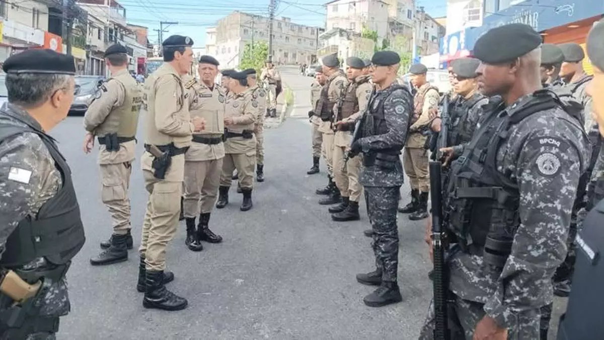 Subiu para 17 o número de criminosos presos durante a Operação Intensificação, deflagrada pela PM nos bairros de Tancredo Neves,