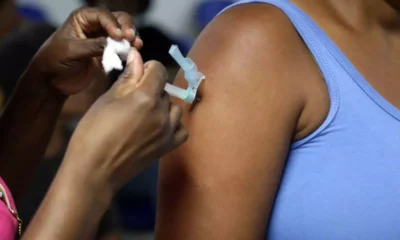 A Prefeitura de Salvador, através da Secretaria Municipal da Saúde (SMS) segue com a vacinação contra a Covid-19 e gripe nesta terça-feira (2