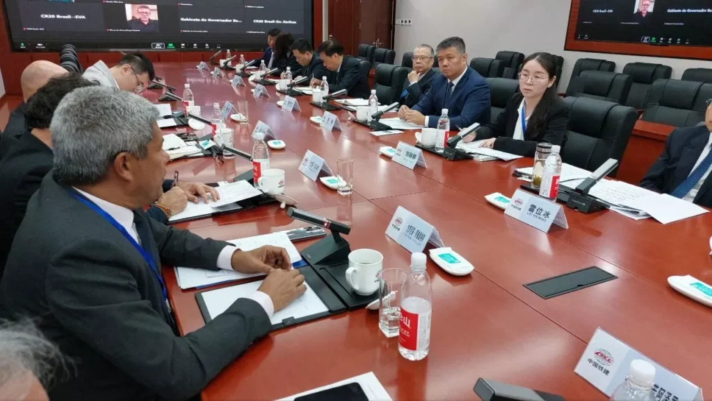 capital da China, Pequim, e foi até a cidade de Xian, no centro do país, para mais uma reunião sobre a Ponte Salvador-Itaparica.