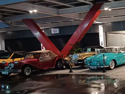 Este é o último final de semana da bela exposição de carros antigos no Mercadão da Bahia, em Lauro de Freitas. Mais de 30 veículos