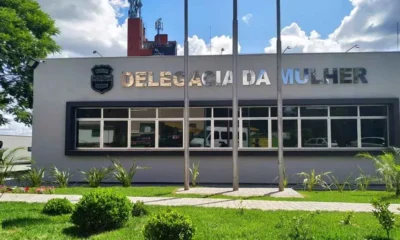 As delegacias especializadas de atendimento à Mulher (Deam) devem funcionar 24 horas por dia a partir desta terça-feira (4). A medida é determ