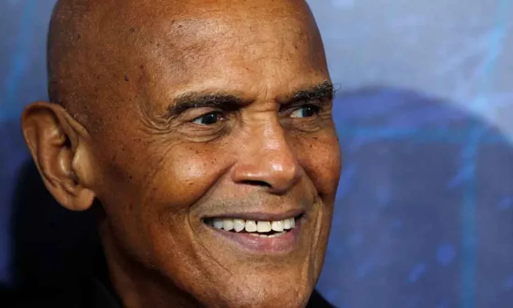 Morreu nesta terça-feira (25), o cantor, ator e ativista dos direitos civis Harry Belafonte, aos 96 anos. Ele quebrou barreiras raciais na dé