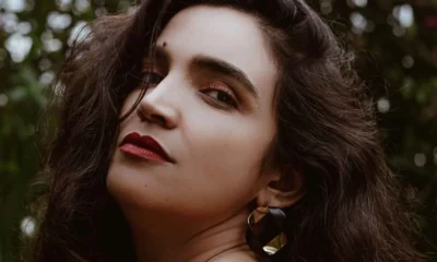 A artista feirense Luciana lançou nesta terça-feira (11), o single "Deixa Ela Passar" nas principais plataformas de streaming. A música prote