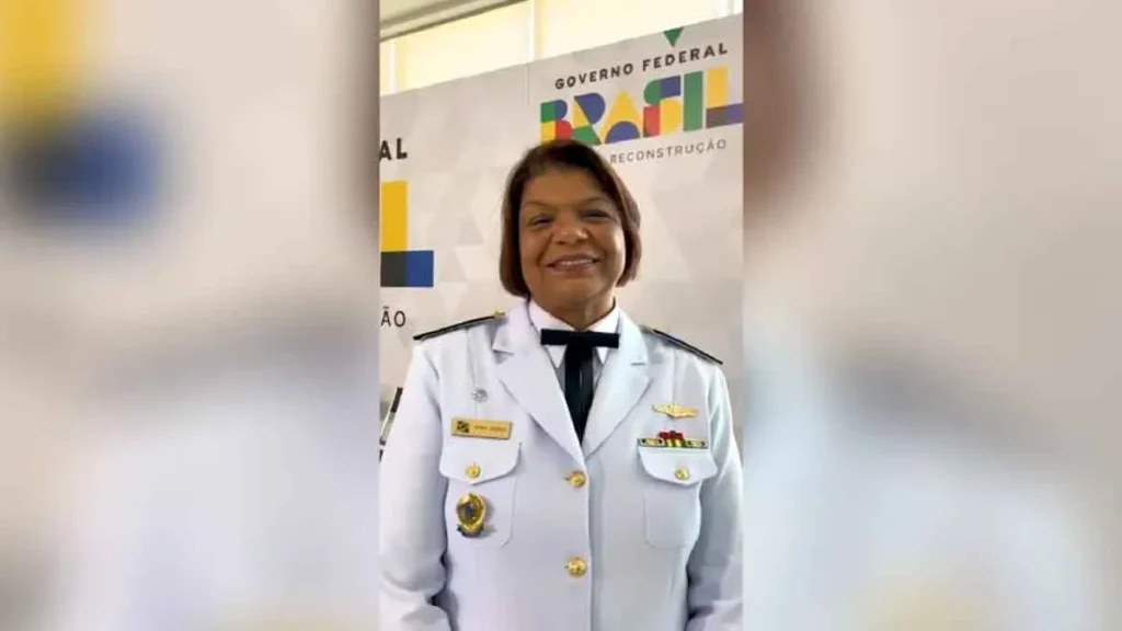 A Marinha do Brasil promoveu a médica Maria Cecilia Barbosa à almirante. Com isso, ela se torna a primeira mulher negra a ser promovida a ofic