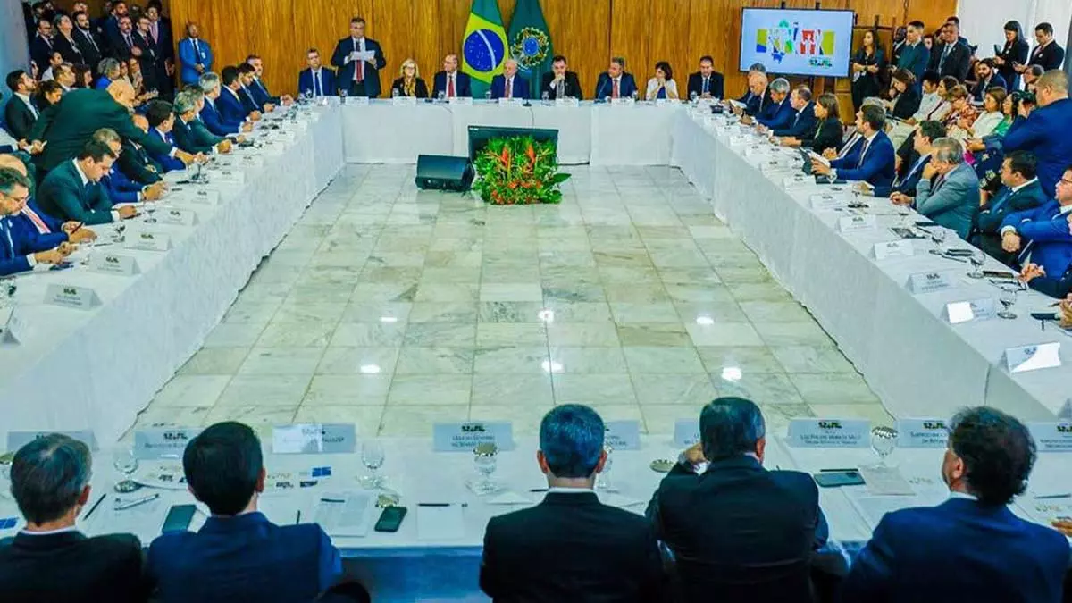 A adoção de medidas integradas para ampliar a segurança nas escolas foi tema de reunião com presidentes dos Poderes da República, ministros,