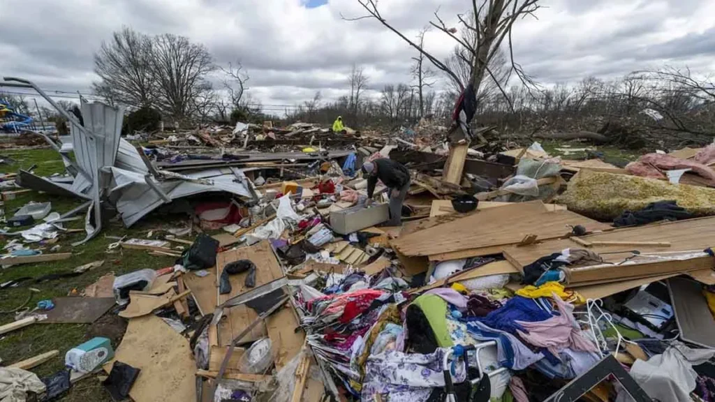 Subiu para 32 o número de mortos devido uma série de tempestades e tornados em 11 estados dos Estados Unidos (EUA). Pode levar dias para confi