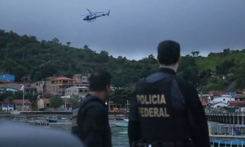 Marinha do Brasil para auxílio na logística de transporte dos policiais para cumprimento dos mandados judiciais na Ilha de Maré. 