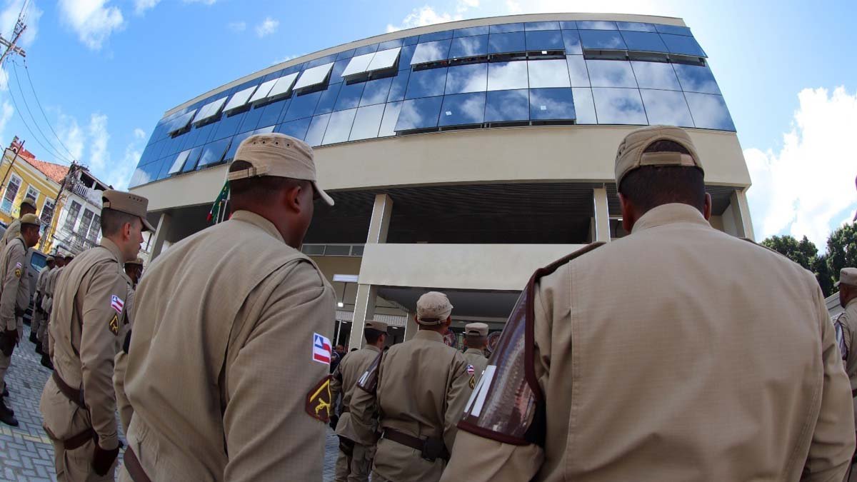 população na Bahia. São esses os principais impactos na atuação da PM com a criação de sete novos grandes comandos da